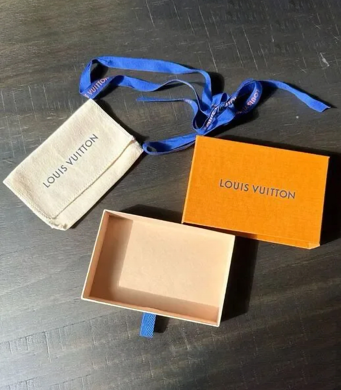 m_wp_69c95a4bfe4c6853fc0100c8 Louis Vuitton Mini Çekmeceli Kutu (Dustbag & Ribbon) - Görsel 1